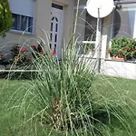 شقة In Im Parterre Mit Garten By Interhome