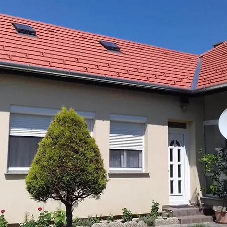 Lägenhet In Im Parterre Mit Garten By Interhome Bük