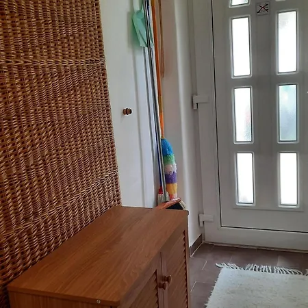 Διαμέρισμα In Im Parterre Mit Garten By Interhome *
