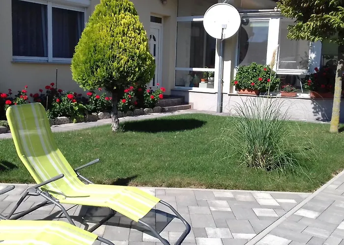 Апартаменты In Im Parterre Mit Garten By Interhome