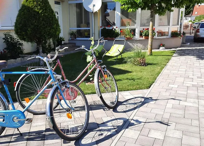 In Im Parterre Mit Garten By Interhome Апартаменты Бюк