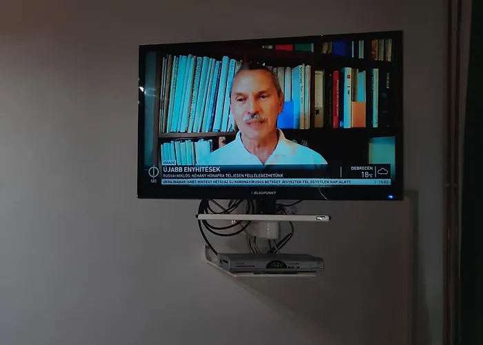 Апартаменты In Im Parterre Mit Garten By Interhome Бюк