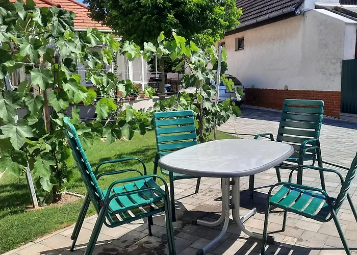 In Im Parterre Mit Garten By Interhome Lägenhet Bük